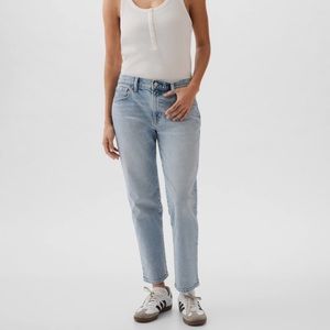 Gap Lightwash Midrise Girlfriend Jeans with Tapered ends- BRAND NEW WITH TAGS!